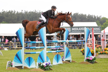 Emma-Jo Slater Secures Speedi-Beet HOYS Grade C Qualifier Win at Hertfordshire County Show